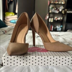Elegant Tan Women's Heels